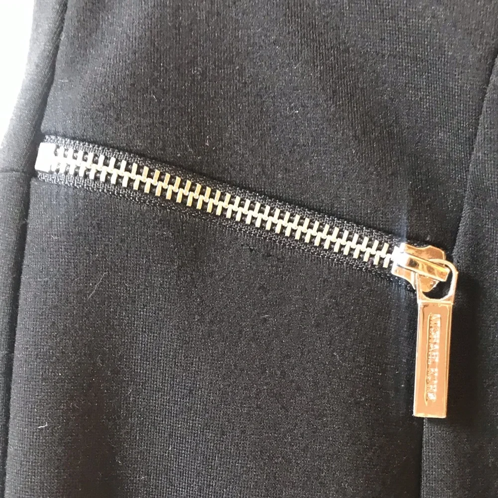 EUC Michael Kors Black Skirt with front pockets